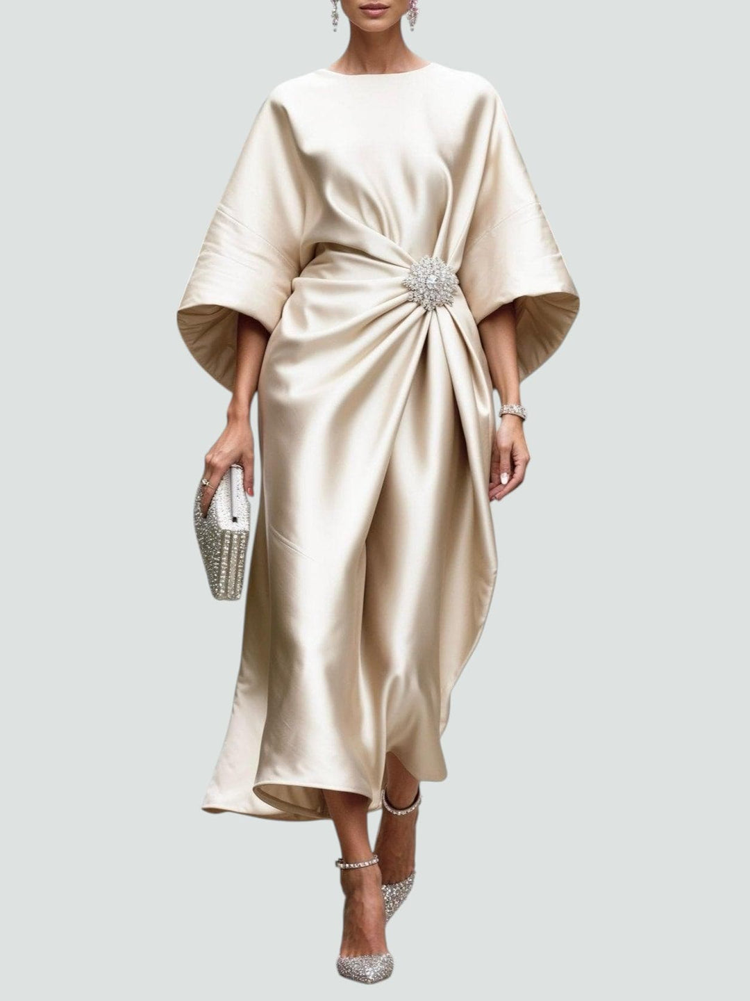 Riley | Dames Elegante Gedrapeerde Broche Maxi Jurk