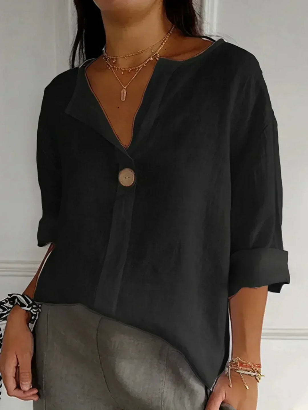 Dames Zomerblouse met V-hals en Knoopdetail