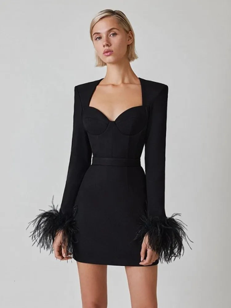 Sofia | Elegante Minikleid met Veerdetails