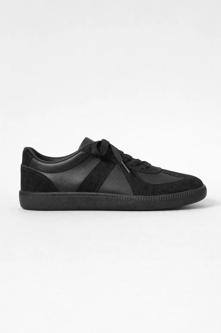 Retro Sneakers met Suède Details en Comfortzool