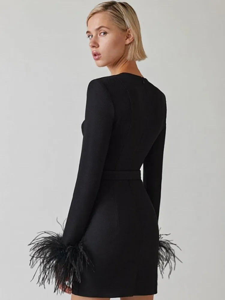 Sofia | Elegante Minikleid met Veerdetails